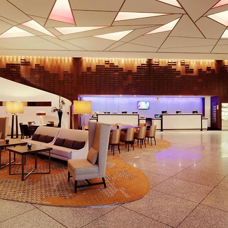 Sheraton Berlin Grand Hotel Esplanade Екстер'єр фото The lobby of the hotel