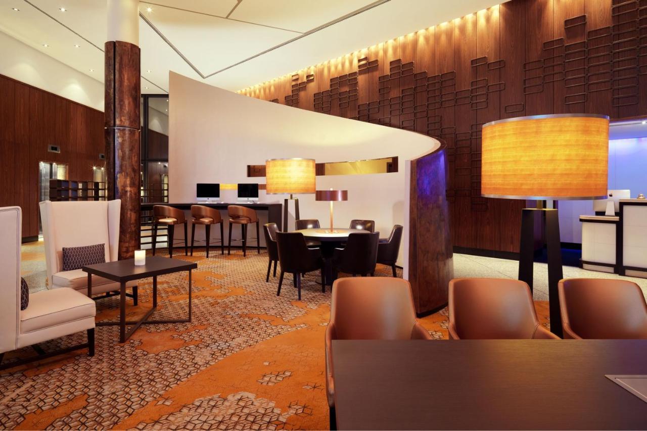 Sheraton Berlin Grand Hotel Esplanade Екстер'єр фото The Westin Club Lounge at the Westin Palace, Madrid