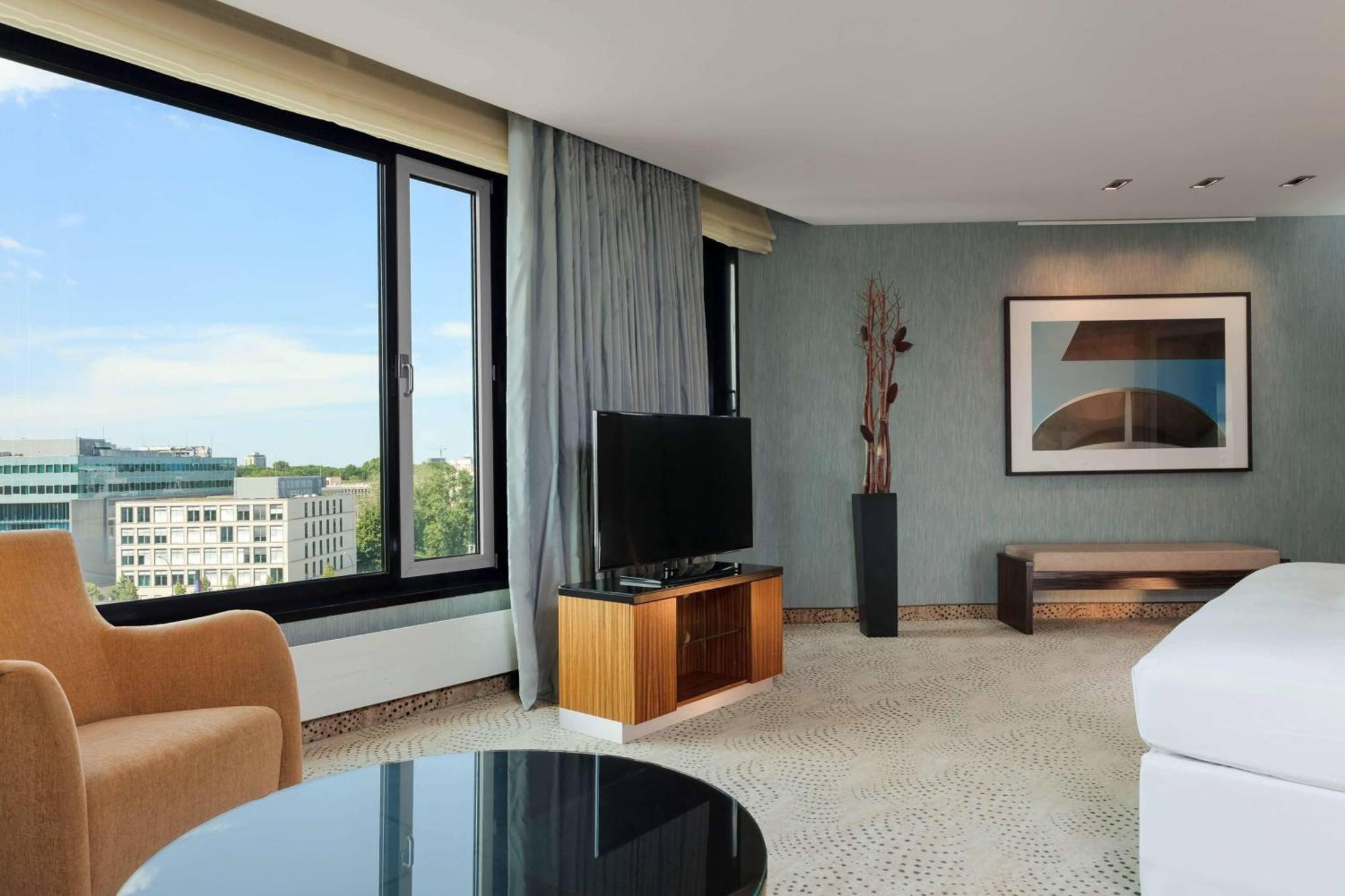 Sheraton Berlin Grand Hotel Esplanade Екстер'єр фото Suite at the InterContinental Berlin